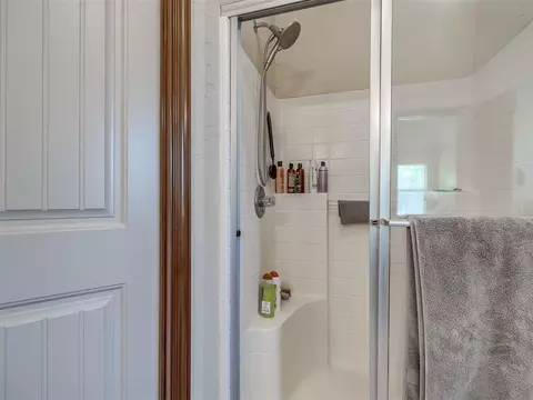 Bath - 3312 Ashton Dr, Moore, OK 73160 photo 7 of 10