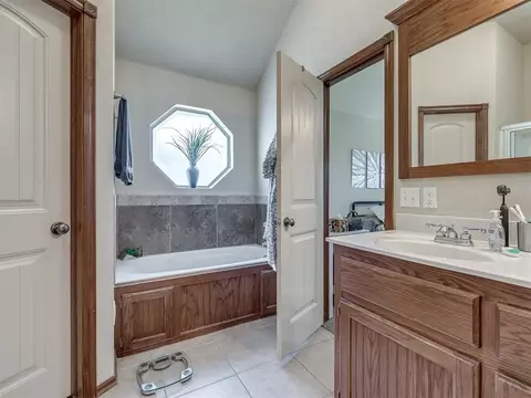 Bath - 3312 Ashton Dr, Moore, OK 73160 photo 1 of 10