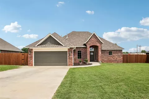 7 Southpointe Ave, Tuttle, OK 73089