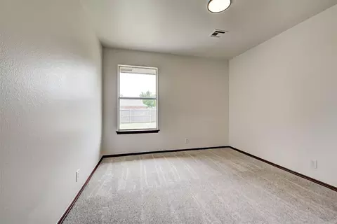 Bedroom - 2800 Dalewood Pl, Norman, OK 73071 photo 6 of 7