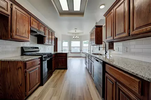 Kitchen - 2800 Dalewood Pl, Norman, OK 73071 photo 6 of 6