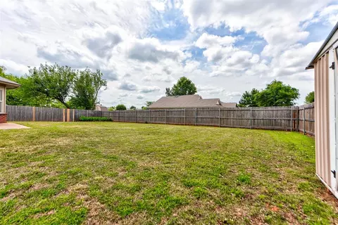 Exterior - 2800 Dalewood Pl, Norman, OK 73071 photo 6 of 6