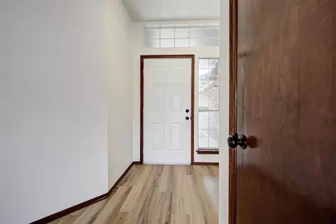 Entry Way - 2800 Dalewood Pl, Norman, OK 73071 photo 1 of 5