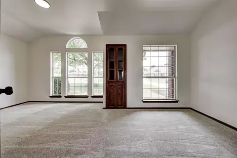 Living - 2800 Dalewood Pl, Norman, OK 73071 photo 6 of 7