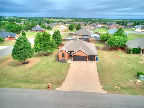 2671 NW 3rd St, Newcastle, OK 73065