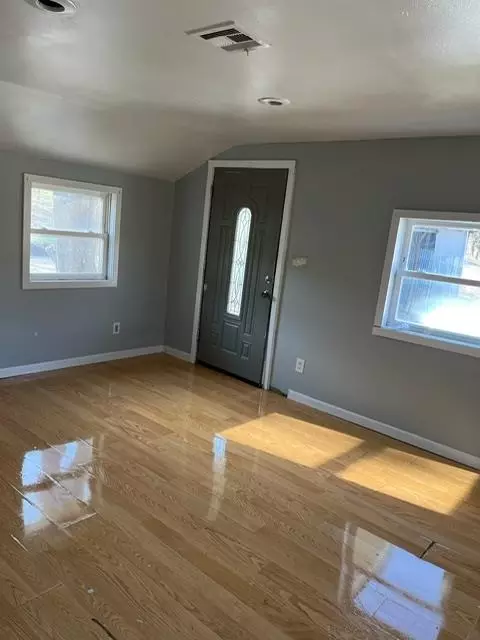 Living - 332410 E 1030 Rd, Mcloud, OK 74851 photo 4 of 4