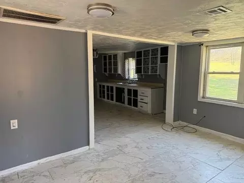 Living - 332410 E 1030 Rd, Mcloud, OK 74851 photo 1 of 4