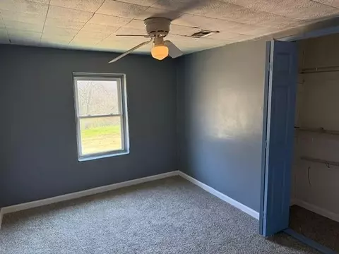 Bedroom - 332410 E 1030 Rd, Mcloud, OK 74851 photo 2 of 2