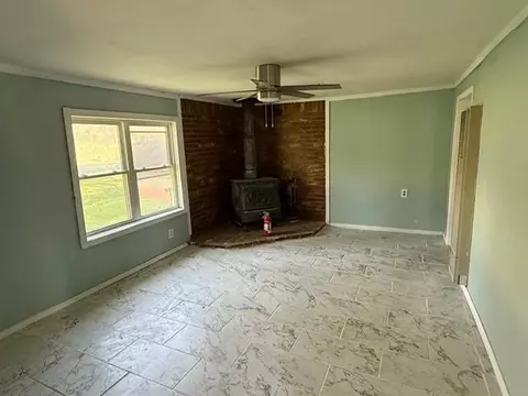 Living - 332410 E 1030 Rd, Mcloud, OK 74851 photo 3 of 4