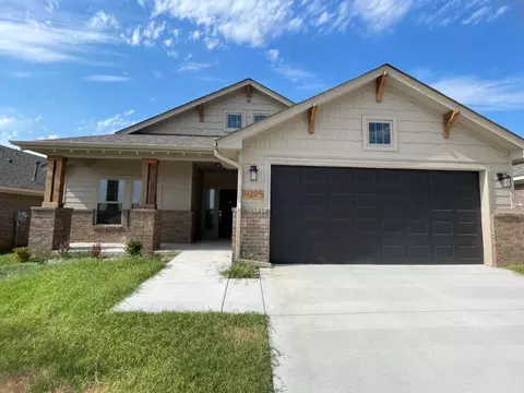 11205 NW 135th St, Yukon, OK 73099