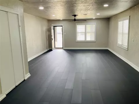 Living - 203 W Pine St, Tuttle, OK 73089 photo 2 of 2