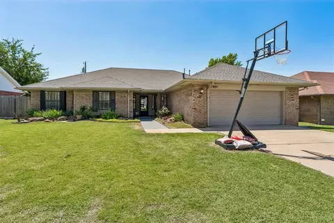 2905 Woodcreek Rd, Oklahoma City, OK 73110