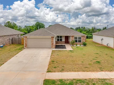 734 W Lola Dr, Mustang, OK 73064