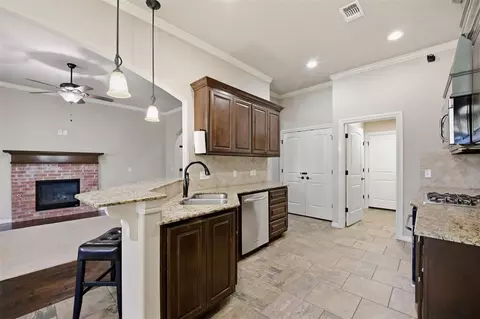 Kitchen - 4924 Champlain Pl, Edmond, OK 73025 photo 1 of 2