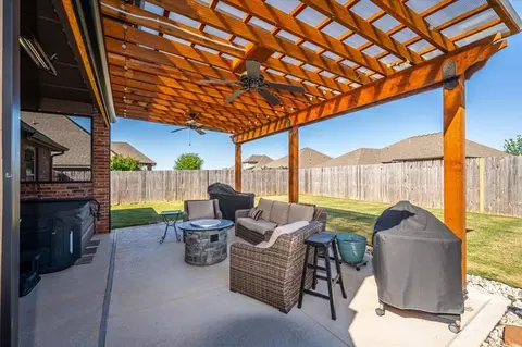 Exterior - 4924 Champlain Pl, Edmond, OK 73025 photo 6 of 9