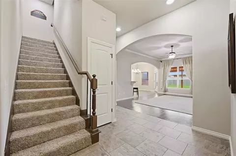 Entry Way - 4924 Champlain Pl, Edmond, OK 73025 photo 3 of 6