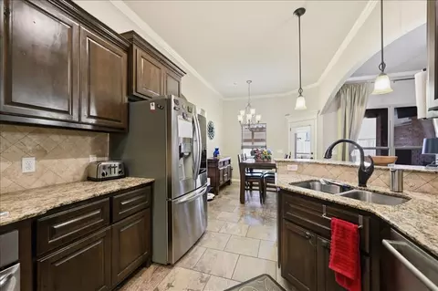 Kitchen - 4924 Champlain Pl, Edmond, OK 73025 photo 2 of 2