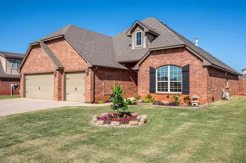 4924 Champlain Pl, Edmond, OK 73025
