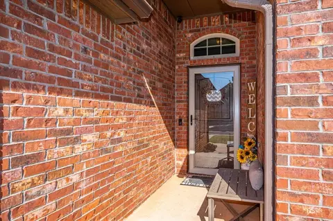 Entry Way - 4924 Champlain Pl, Edmond, OK 73025 photo 1 of 5