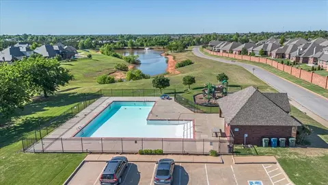 Exterior - 4924 Champlain Pl, Edmond, OK 73025 photo 9 of 9