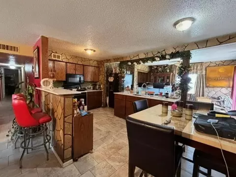 Kitchen - 300 Division St, Arcadia, OK 73007 photo 1 of 5