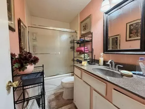 Bath - 300 Division St, Arcadia, OK 73007 photo 1 of 1