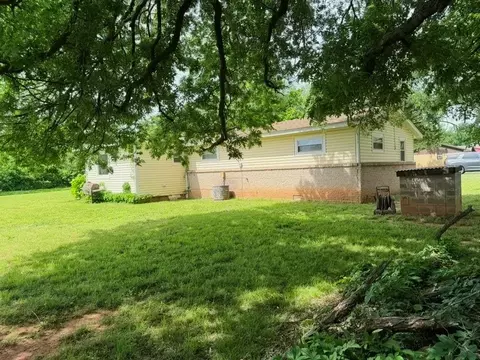 Exterior - 300 Division St, Arcadia, OK 73007 photo 13 of 13