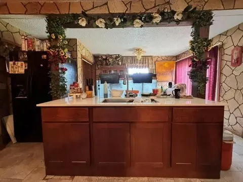 Kitchen - 300 Division St, Arcadia, OK 73007 photo 4 of 5