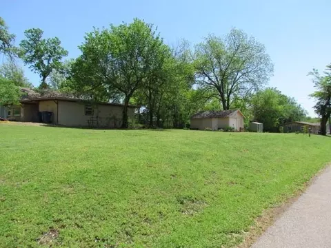 1801 E University Ave, Guthrie, OK 73044 photo 8