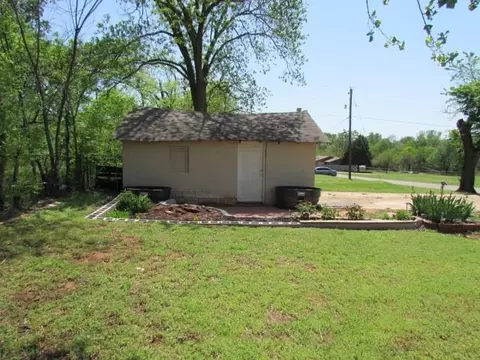 1801 E University Ave, Guthrie, OK 73044 photo 11