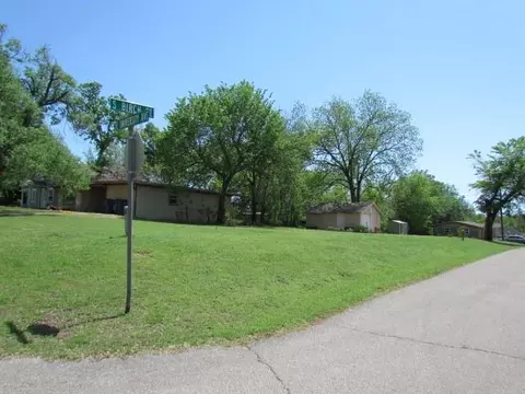 1801 E University Ave, Guthrie, OK 73044