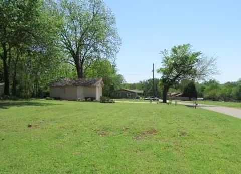 1801 E University Ave, Guthrie, OK 73044 photo 6