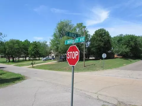 1801 E University Ave, Guthrie, OK 73044 photo 2