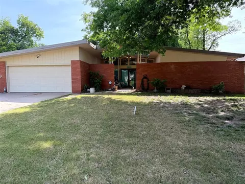 1800 N Alexander Ln, Bethany, OK 73008