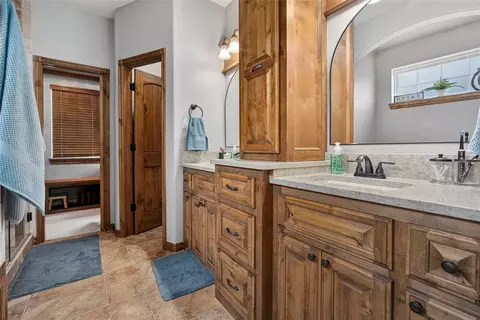 Bath - 1467 Conrad Ct, Mcloud, OK 74851 photo 1 of 5
