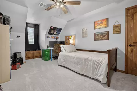 Bedroom - 1467 Conrad Ct, Mcloud, OK 74851 photo 5 of 6