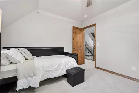 Bedroom - 1467 Conrad Ct, Mcloud, OK 74851 photo 4 of 6