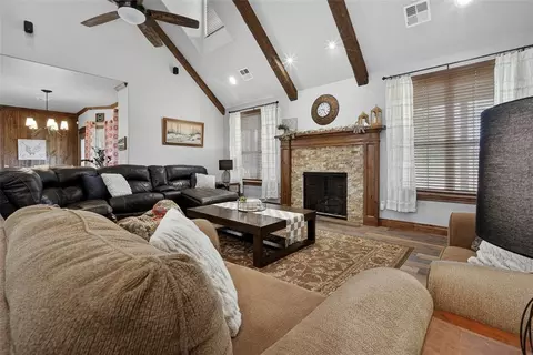 Living - 1467 Conrad Ct, Mcloud, OK 74851 photo 2 of 2