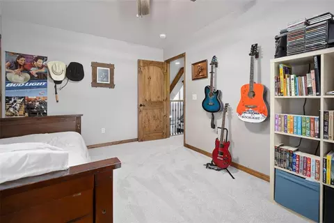 Bedroom - 1467 Conrad Ct, Mcloud, OK 74851 photo 6 of 6