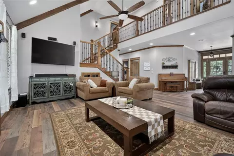 Living - 1467 Conrad Ct, Mcloud, OK 74851 photo 1 of 2