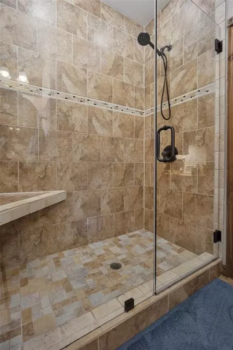 Bath - 1467 Conrad Ct, Mcloud, OK 74851 photo 3 of 5
