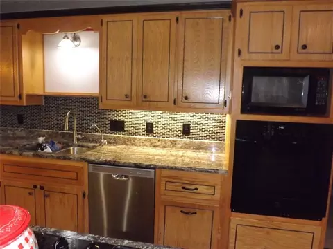 Kitchen - 608 E Davis St, Tipton, OK 73570 photo 5 of 11
