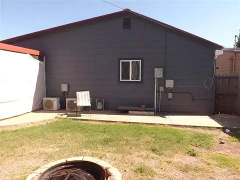 Exterior - 608 E Davis St, Tipton, OK 73570 photo 2 of 2