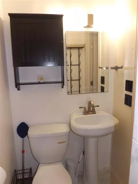 Bath - 608 E Davis St, Tipton, OK 73570 photo 7 of 7