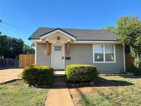 211 W Corbin Ave, Altus, OK 73521