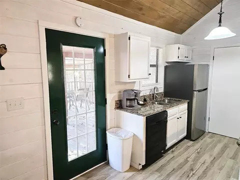 Kitchen - 178 Marlin Dr, Broken Bow, OK 74728 photo 1 of 2