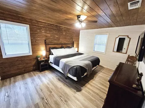 Bedroom - 178 Marlin Dr, Broken Bow, OK 74728 photo 3 of 4