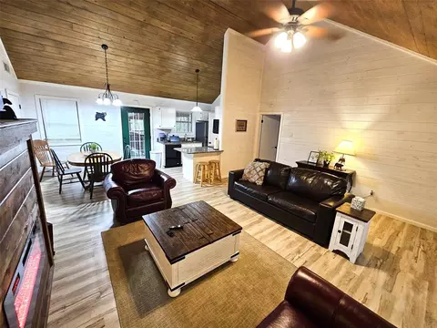 Living - 178 Marlin Dr, Broken Bow, OK 74728 photo 3 of 3