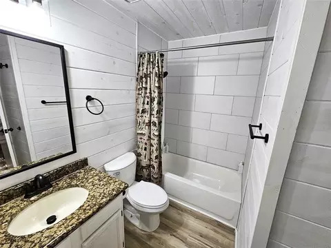 Bath - 178 Marlin Dr, Broken Bow, OK 74728 photo 1 of 3