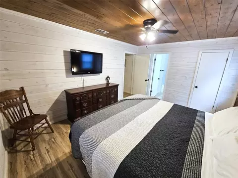 Bedroom - 178 Marlin Dr, Broken Bow, OK 74728 photo 4 of 4